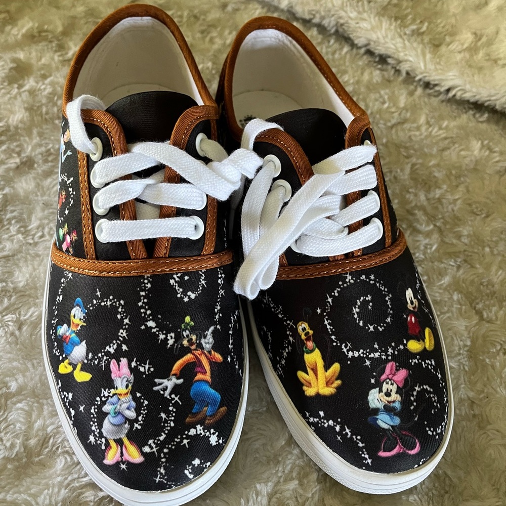 Disney The Bradford Exchange Sneakers Size 6
